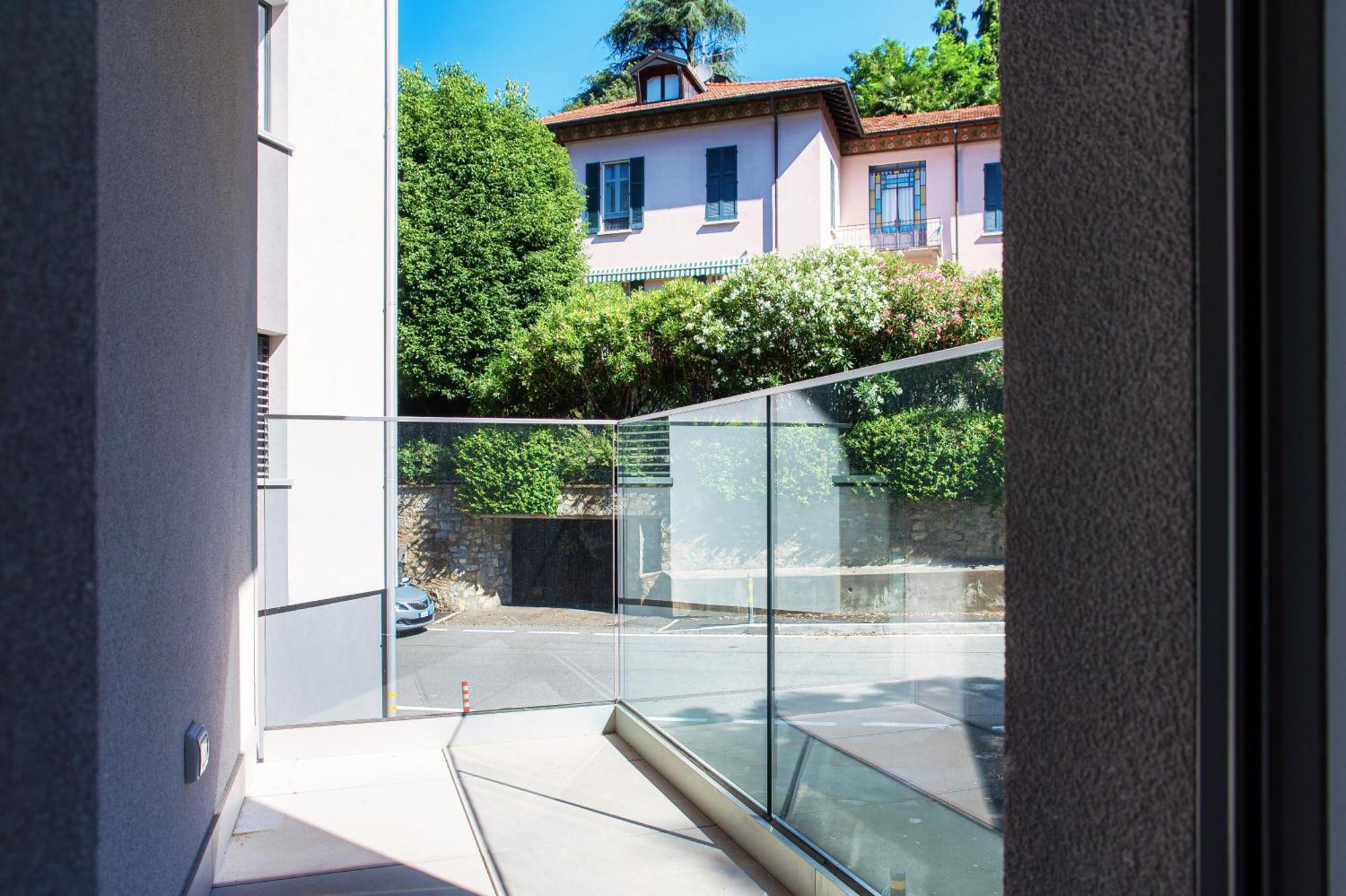 Lario Suite Apartments By Quokka 360 - With Parking Next To Como City Kültér fotó