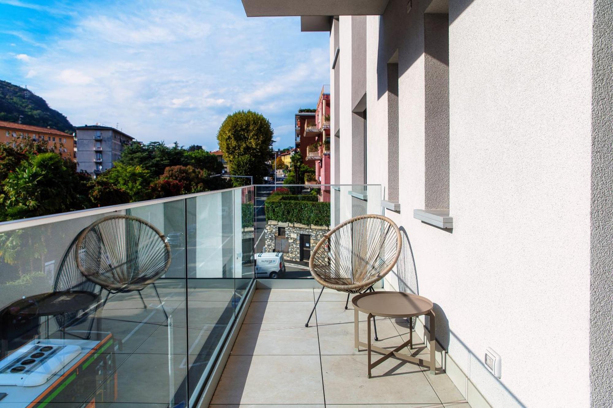 Lario Suite Apartments By Quokka 360 - With Parking Next To Como City Kültér fotó